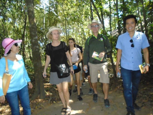 Tham quan và trồng cây