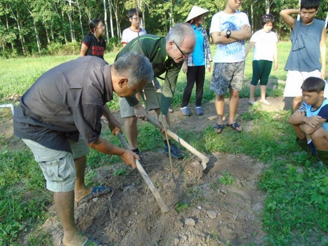Tham quan và trồng cây